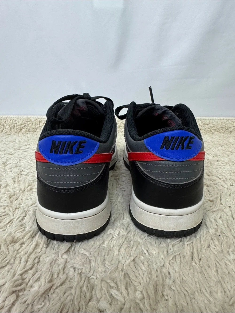 Nike Dunk Low Sneakers Size 7Y Black Gray Red‎